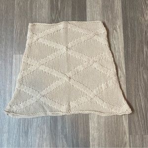 100% Acrylic Beige Knitted Skirt Size Medium
